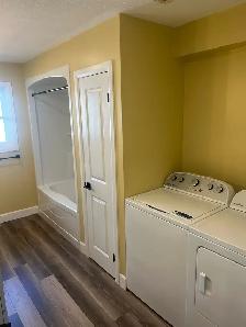 Beautiful Upper Apartment - Photo 4