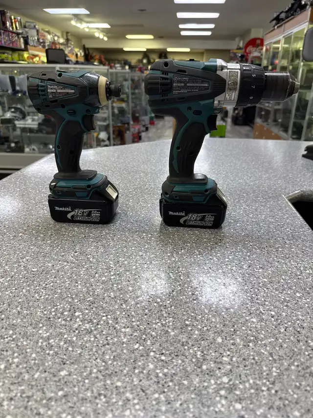 Makita  18V Hammerdrill/ Impact Kit With Two 3 Amp Batteries,