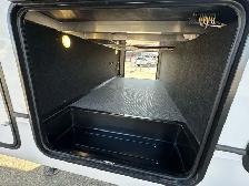 2025 Arcadia 242SLMD COUPLES UNIT, LUXURIOUS, CLEARANCE SALE - Photo 11