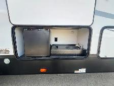 Luxury Bunkhouse Fifth Wheel - Photo 10