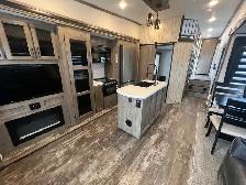 Luxury Bunkhouse Fifth Wheel - Photo 13