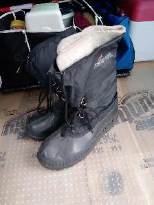 Random Footwear For Sale - Photo 4