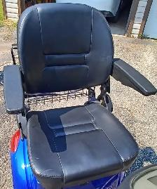 MOBILITY SCOOTER - Photo 6