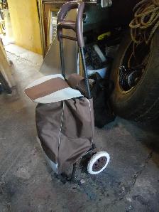 personnel shopping cart