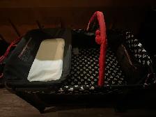 Disney Playpen with bassinet and change table / accessories - Photo 3