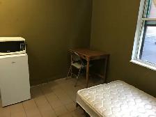$498 Room with Own Address & Mailbox Facing Metro Place St Henri - Photo 2