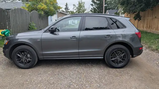 2017 Audi Q5 2.0 Technik S-line Fully loaded Luxury Quattro AWD