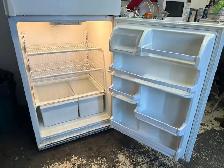 Whirlpool Refrigerator - Photo 2