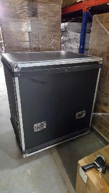 Heavy-Duty ATA Flight Case / Road Case with Wheels (Custom Foam - Photo 2