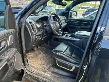 2022 Ram 1500 Laramie Crew 4x4 | 5.7L Hemi | Night Edition | 12 - Photo 3