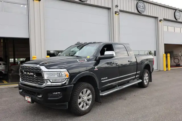 2022 RAM 3500 Limited - NO ACCIDENTS | CARPPLAY | VENT | 4WD