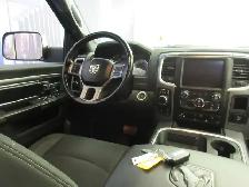 RAM 1500 CLASSIC 2023 WARLOCK CREW-CAB BOITE 5'7' HEMI 4X4 5.7L - Photo 19
