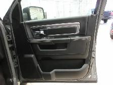 RAM 1500 CLASSIC 2022 WARLOCK CREW-CAB BOITE 5'7' HEMI 4X4 5.7L - Photo 11