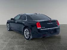 2017 Chrysler 300 300C Platinum - Photo 4
