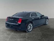 2017 Chrysler 300 300C Platinum - Photo 7