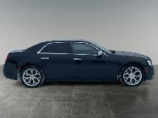 2017 Chrysler 300 300C Platinum - Photo 8