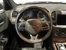 2017 Chrysler 300 300C Platinum - Photo 16