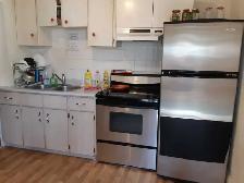 Room for rent near Eglinton West Subway and Yorkdale - Photo 4