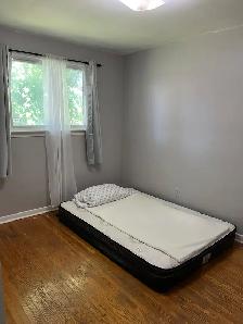 3 Beds 1 Bath Main Floor unit $2800/- available from 15th Sep - Photo 19