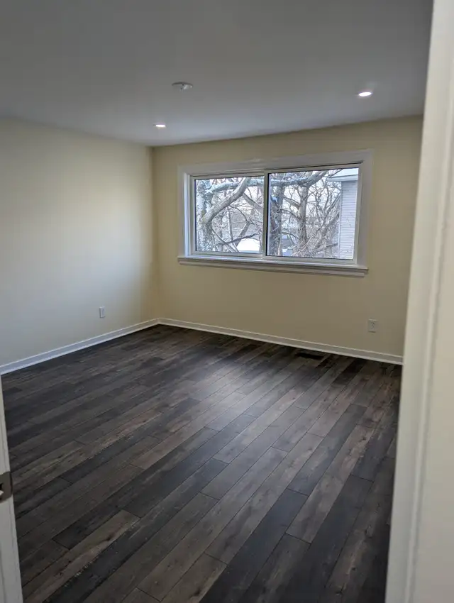 Renovated 3-Level 2BR Townhouse - 31 Gaston Rd - Dec 1 - $1,695!
