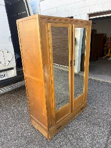 Free delivery used antique Wardrobe with Mirrored Doors - Photo 10