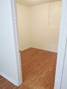 2 Bedrooms walkout basement for rent in Brampton - Photo 3