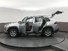 2022 Toyota RAV4 Hybrid XLE AWD | FUEL SAVER | APPLE CARPLAY & A - Photo 60