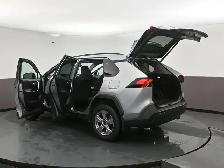 2022 Toyota RAV4 Hybrid XLE AWD | FUEL SAVER | APPLE CARPLAY & A - Photo 61