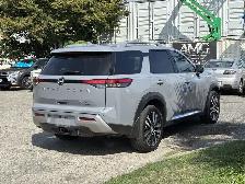 2023 Nissan Pathfinder Platinum 4dr 4x4 Automatic - Photo 10