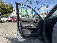 2023 Nissan Pathfinder Platinum 4dr 4x4 Automatic - Photo 11