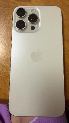 iPhone 15 Pro Max - Photo 4