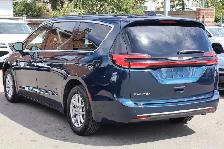 2025 Chrysler Pacifica Select FWD - Photo 4