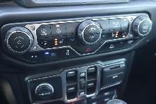2022 Jeep Wrangler - Photo 16