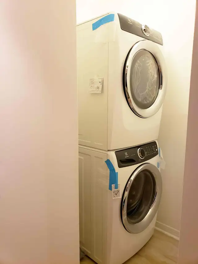 Condo haute gamme 3 1/2 830p.ca, MEUBLÉ à louer, avec garage
