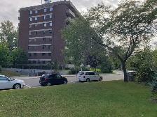 Condo haute gamme 3 1/2 830p.ca, MEUBLÉ à louer, avec garage - Photo 2