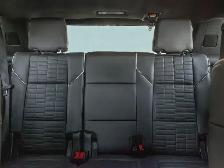 2023 Cadillac Escalade AWD V-Series - Photo 36
