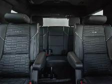 2023 Cadillac Escalade AWD V-Series - Photo 38