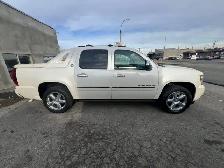 2013 Chevrolet Avalanche 4WD Crew Cab LTZ - Photo 4