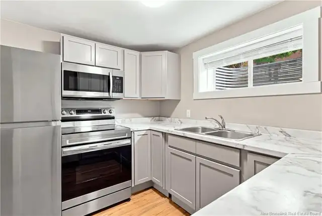 UNB/STU Student Room – $775 All Inclusive – Steps from Campus