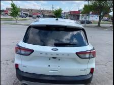 2020 Ford escape AWD mint condition with only 34,000 km - Photo 2