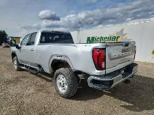 2022 GMC Sierra 2500HD - Photo 2