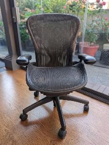 Herman Miller Aeron Classic Chair with PostureFit – Size B