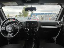 2015 Jeep WRANGLER UNLIMITED 4WD Sahara | Command Start | Heated - Photo 12