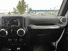 2015 Jeep WRANGLER UNLIMITED 4WD Sahara | Command Start | Heated - Photo 15