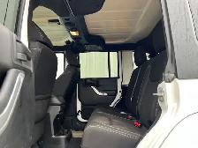 2015 Jeep WRANGLER UNLIMITED 4WD Sahara | Command Start | Heated - Photo 17
