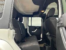 2015 Jeep WRANGLER UNLIMITED 4WD Sahara | Command Start | Heated - Photo 18
