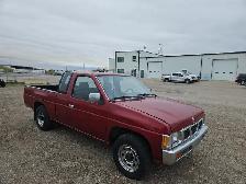 1994 Nissan Truck - Photo 2