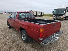 1994 Nissan Truck - Photo 3