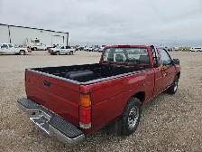 1994 Nissan Truck - Photo 4