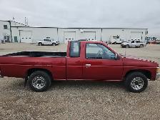 1994 Nissan Truck - Photo 7